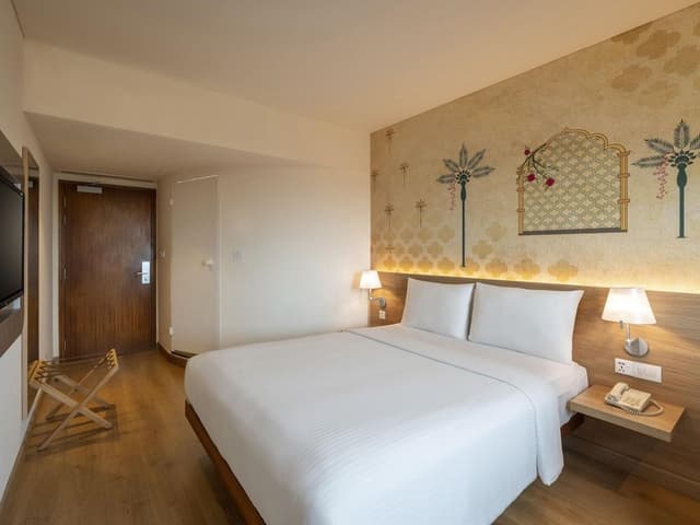 Superior Queen Room, City View