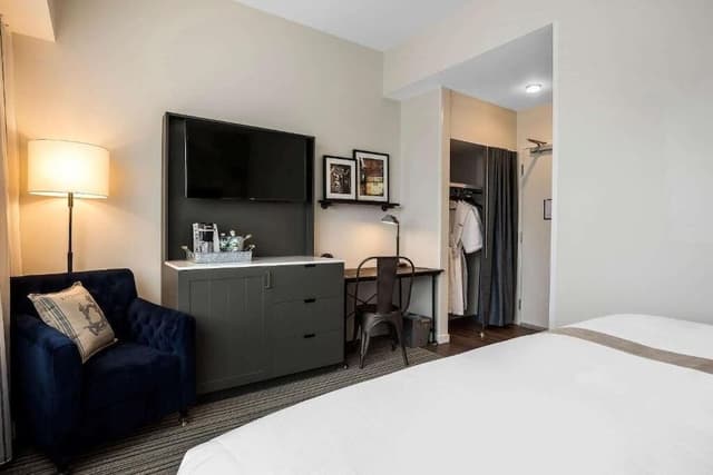 1 King bed Hearing Impaired Accessible