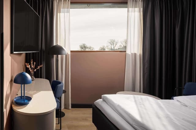 Double Room, 1 Queen Bed