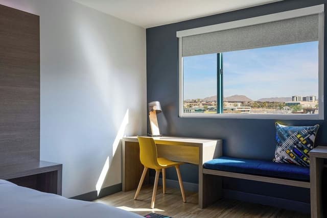 Chic, Room, 1 King Bed, Pool View
