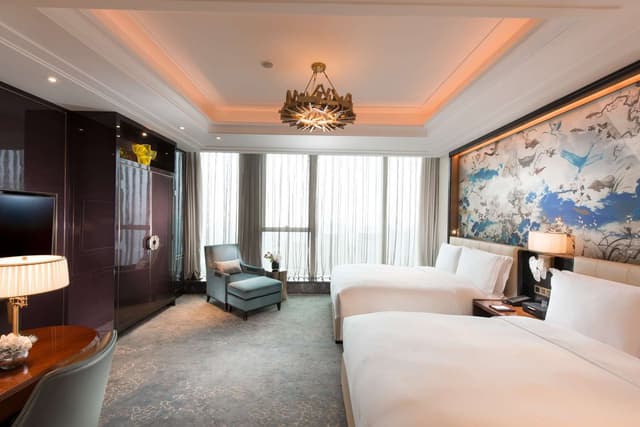 2 QUEEN SKYLINE CITY VIEW ROOM