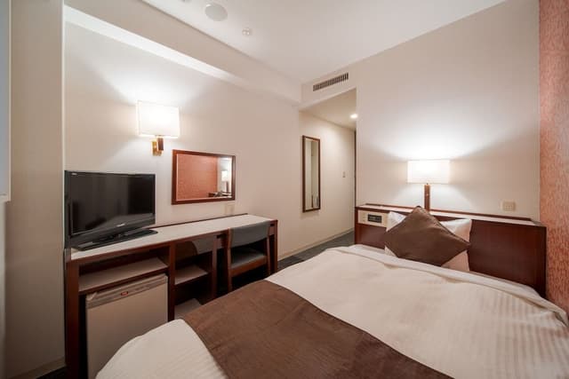 Top Floor Semi Double Room, Non-Smoking