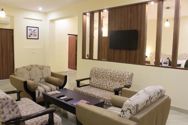 Suite with Lake View