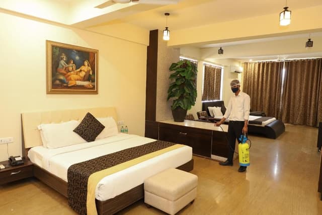 Suite with Lake View