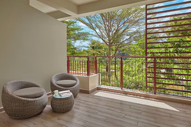 Superior Room with Pool Access