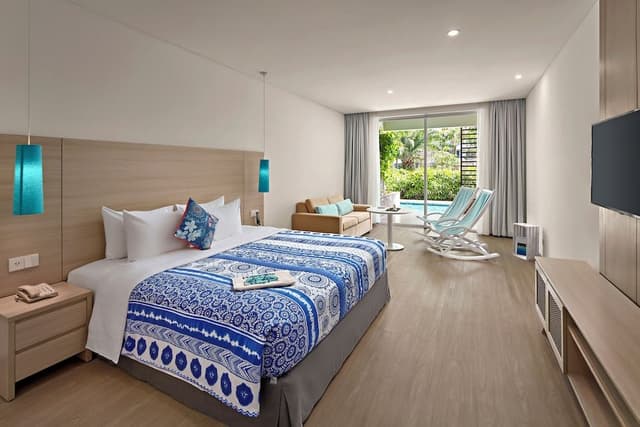 Superior Room with Pool Access