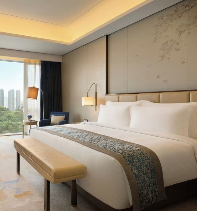 Deluxe Room, 1 King Bed, Garden View (Executive Room)
