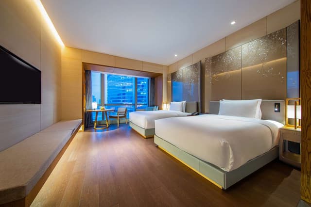 TWO QUEEN EXECUTIVE ROOM