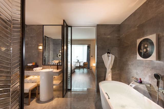 TWO QUEEN EXECUTIVE ROOM