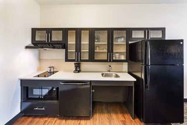 Studio Suite, 1 King Bed, Accessible (Mobil, Tub)