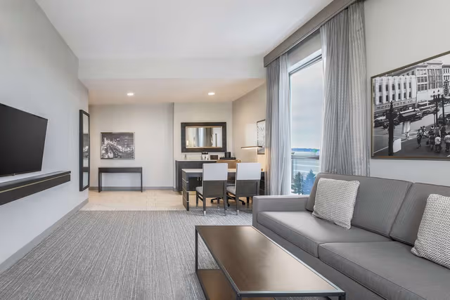 2 QUEEN BEDS 2 ROOM CORNER SUITE