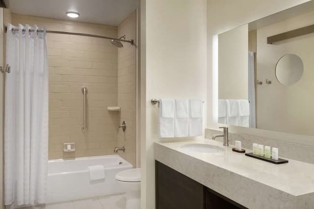 2 QUEEN BEDS 2 ROOM SUITE