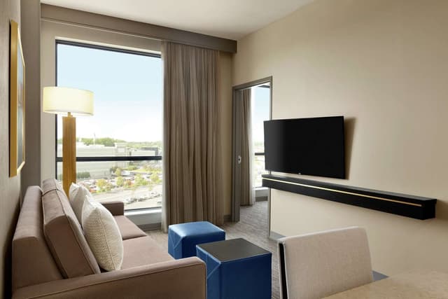 2 ROOM SUITE-1 KING BED-NONSMOKING