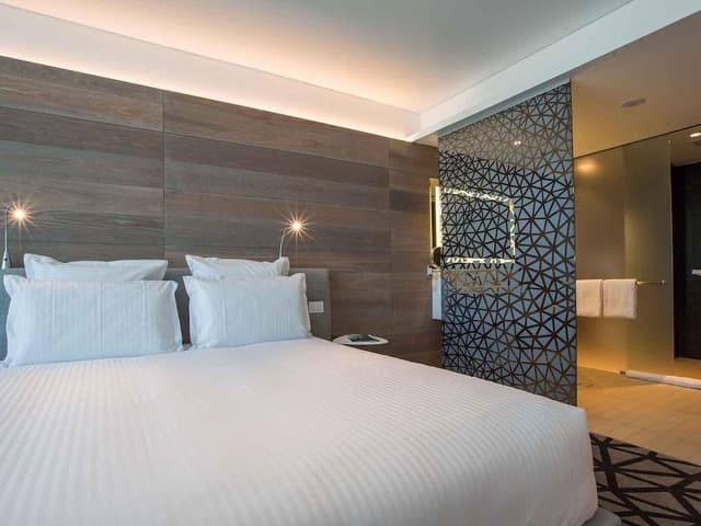 Deluxe Room, 1 King Bed (Executive, High Floor)