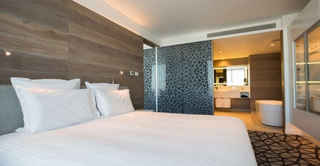 Deluxe Room, 1 King Bed