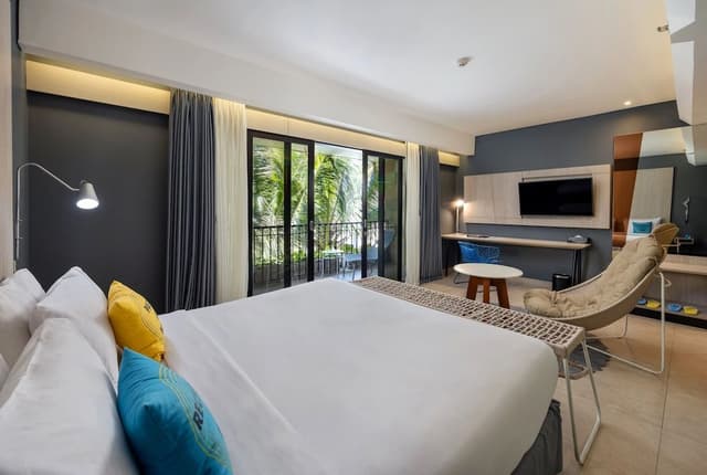 Suite, Bathtub (Solia Suite)