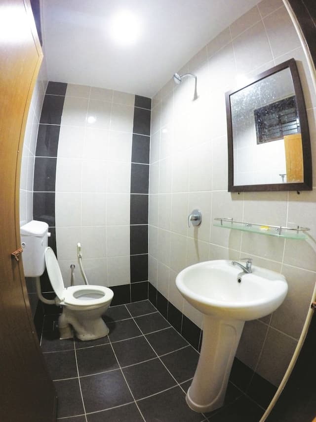 Twin Fan Room
