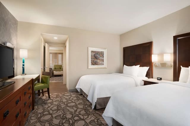 2 DBL 1 BDRM STE HEARING ACCESSIBLE NO SMOK