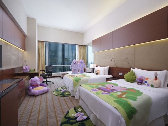 Room, 2 Twin Beds, City View