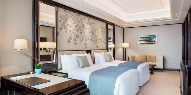 St Regis, Twin Room, 2 Double Beds, City View