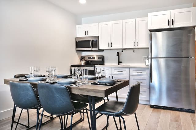 Condo, 2 Bedrooms
