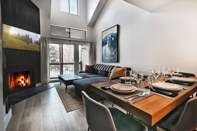 Condo, 2 Bedrooms