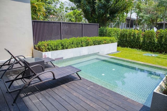 Deluxe Room, 2 Double Beds, Poolside