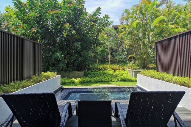 Deluxe Room, 2 Double Beds, Poolside