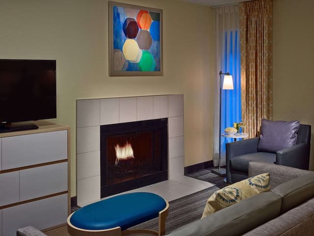 Superior Loft, Multiple Beds, Fireplace