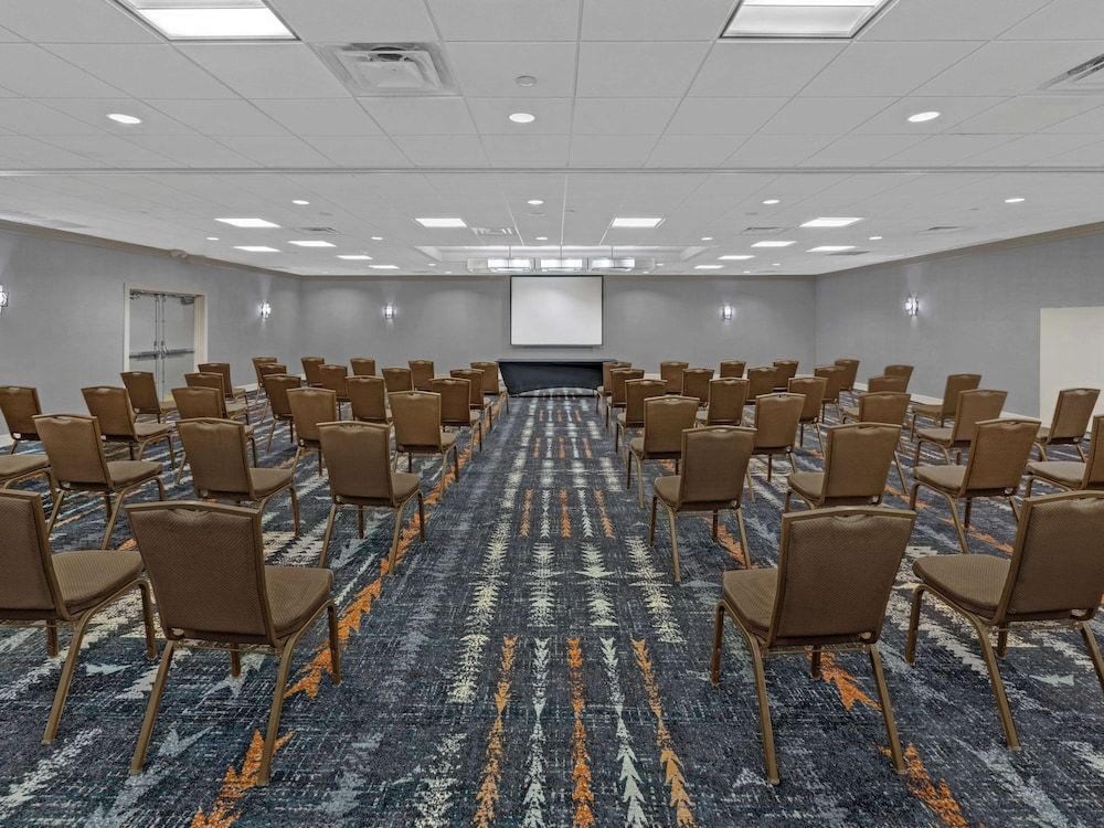 Embassy Suites by Hilton Oklahoma City Will Rogers Airport4