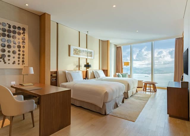2 QUEEN BEDS PREMIER SEA VIEW