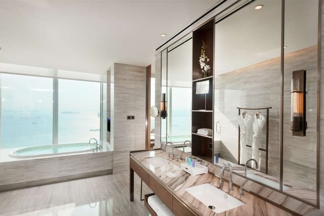 2 QUEEN BEDS PREMIER SEA VIEW