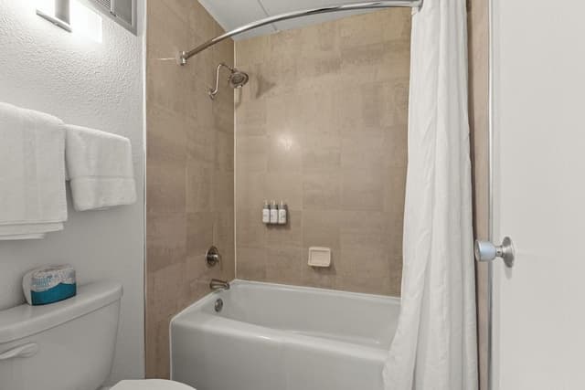 Standard Room, 1 Queen Bed