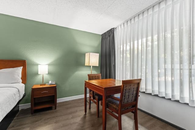 Standard Room, 1 Queen Bed