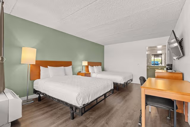 Single Room, 2 Queen Beds (Roll-In Shower)