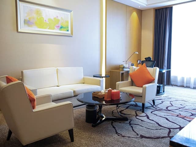 Deluxe Suite