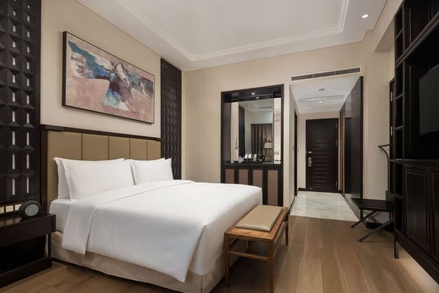 KING DELUXE ROOM GARDEN VIEW