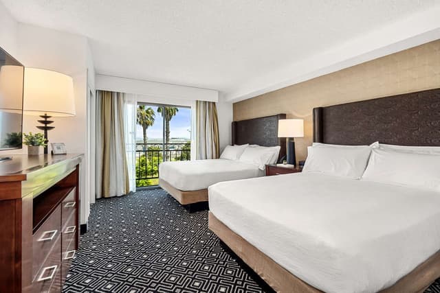2 RM BALCONY SUITE-2 QUEEN BEDS-AVIATION VIEW