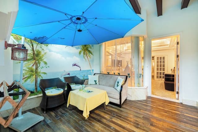 Suite, 1 Bedroom, Courtyard View