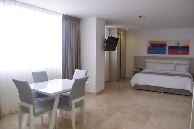 Suite con bañera de hidromasaje y vistas a la ciudad - Cama extragrande - No fumadores