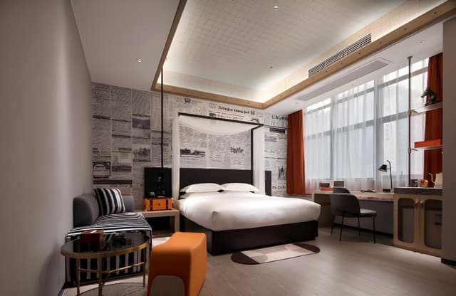 Deluxe King Room