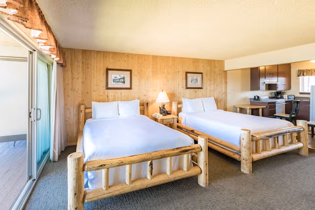 Deluxe Room, 2 Queen Beds, Kitchen, Lake View