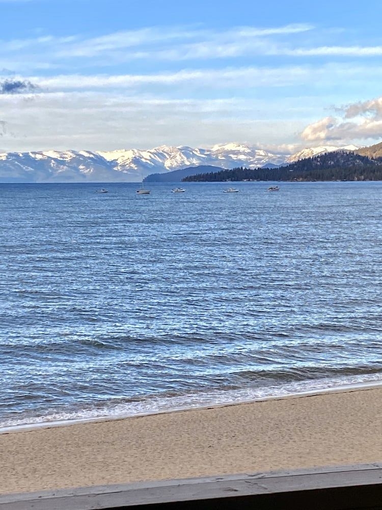 Tahoe Lakeshore Lodge & Spa0