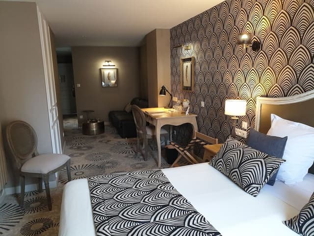 Family Room, 1 King Bed with Sofa bed
