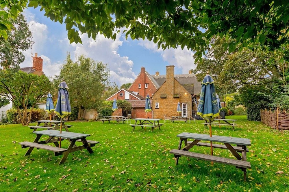 THE RED LION0