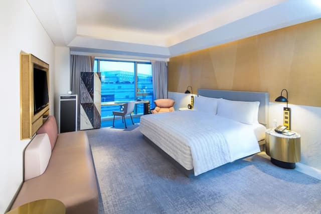 Room, 1 King Bed, City View