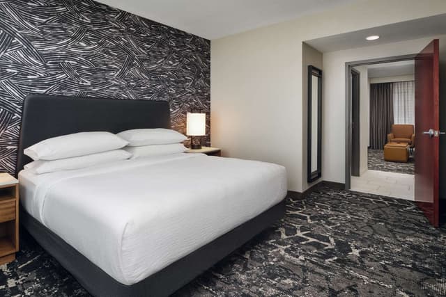 2 ROOM PREMIUM WELLNESS SUITES - 1 KING BED