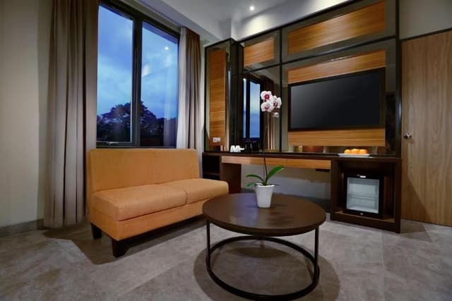 Aston Suite