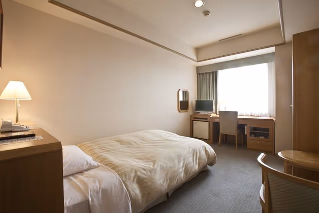 Single Room, Smoking