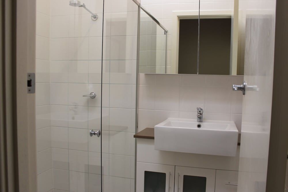 Warwick Apartment0